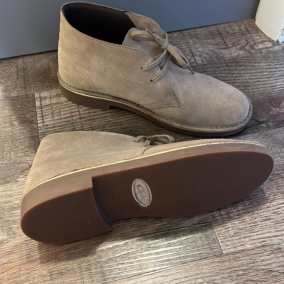 Men’s Clarks chukka boot - Picture 4 of 5